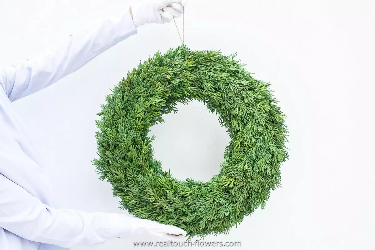 Венок Real Touch из хвои большой 54см (туя) с основанием из пенопласта - Зеленый