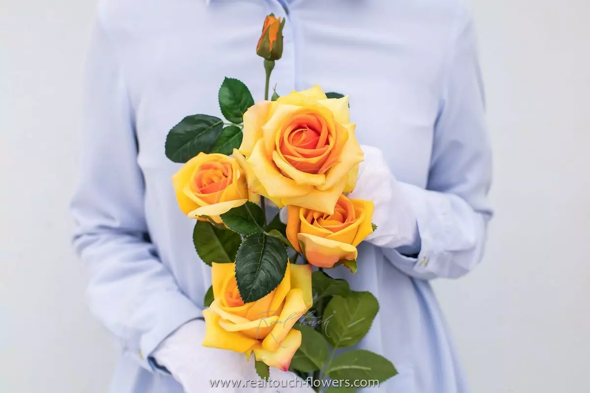 Роза открытая 2 стебля - Желтый