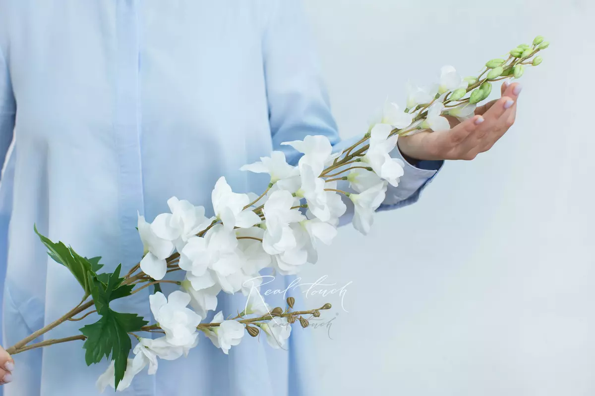 Дельфиниум с 2 ветками - Белый